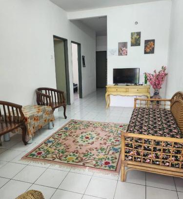 Banting Casa | D'Haja 37 KLIA Sepang with 2 AC & Free Wi-Fi