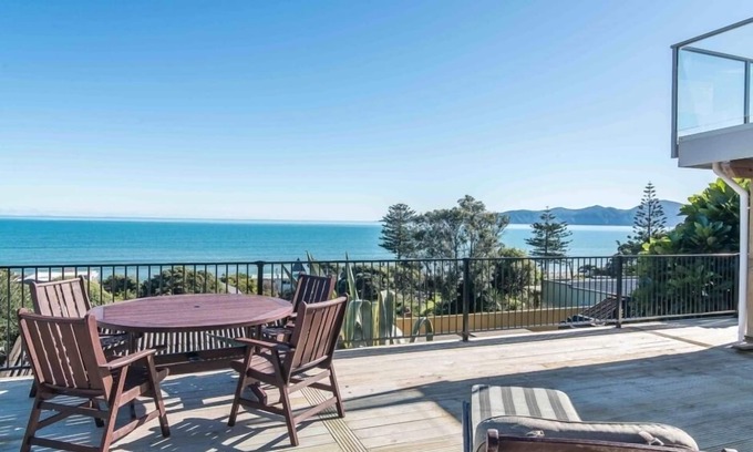 Raumati South Apartamento | D & J's Coastal Secret- Vistas masivas
