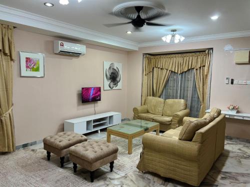 Seri Kembangan Casa | D’Lestari Homestay