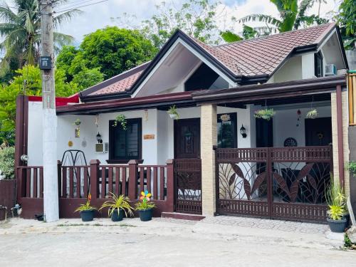 Alfonso Casa | D’Waldz Villa 2 Tagaytay