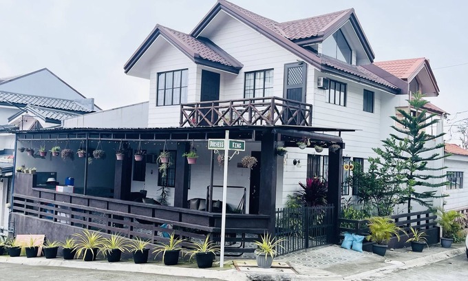 Alfonso Casa | Tagaytay Home Staycation