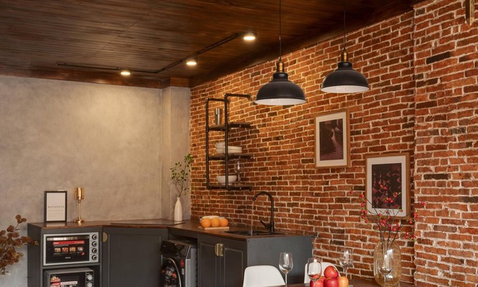 Downtown Ho Chi Minh City Casa | D1 BEN THANH Market 4BR: Skylight Garden & Bathtub