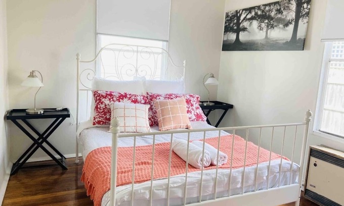 Broadmeadows Casa | D122 Lovely London Home