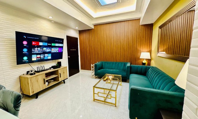 South Triangle Apartamento | D2 of 2: 53-Sqm 1-Bedroom Condo