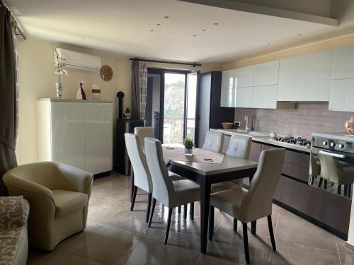 Santo Stefano di Camastra Apartamento | Da Nella