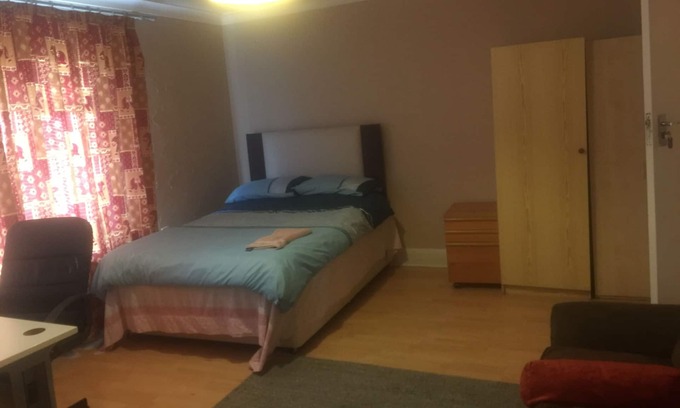 Hendon Casa | DACH Property 3 Bed property In Hendon