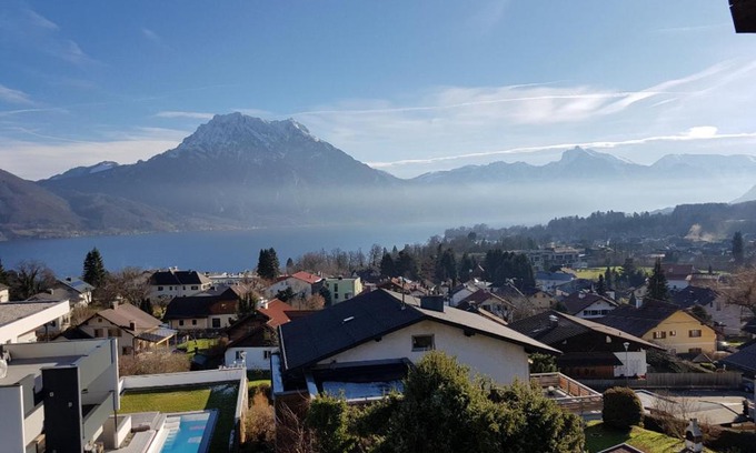 Altmuenster Apartamento | Dachwohnung mit Seeblick