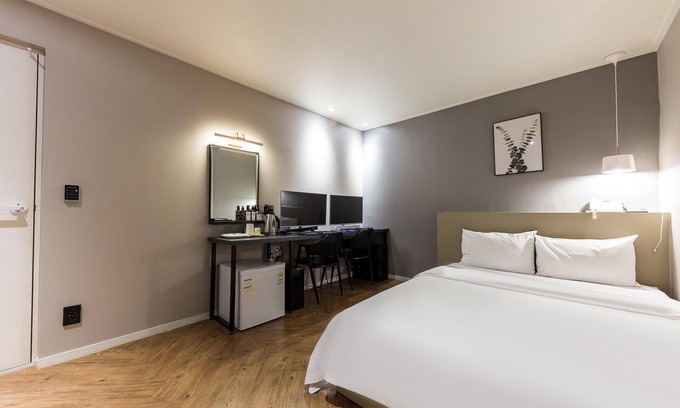 Dong-gu Hotel | Daejeon Yongjeon Hotel BEN
