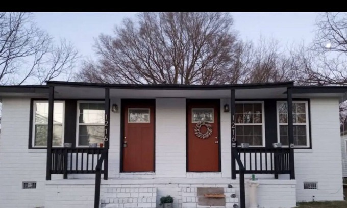 Salisbury Casa | Dainty home in Salisbury