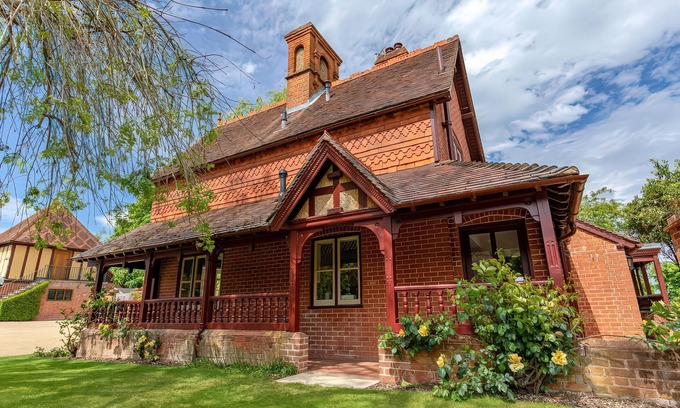 Waddesdon Cabaña | DAIRY COTTAGE, pet friendly, character holiday cottage in Waddeston