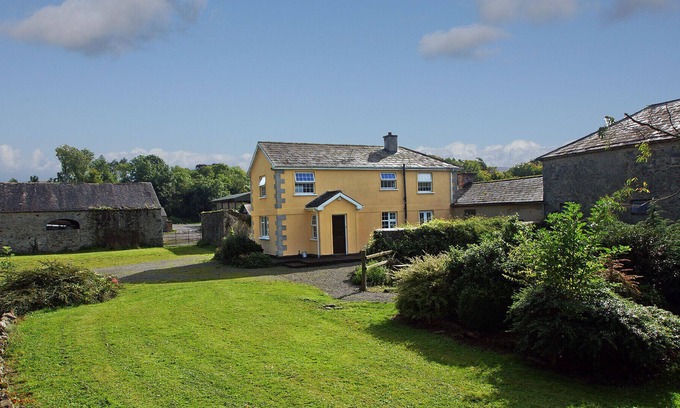 Fethard Casa | Dairy Walk - Two Bedroom House, Sleeps 6