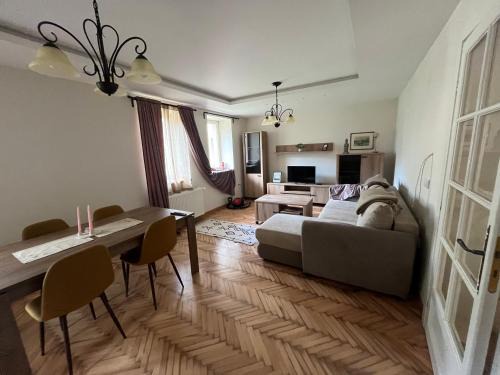 Uzice Apartamento | Daisy