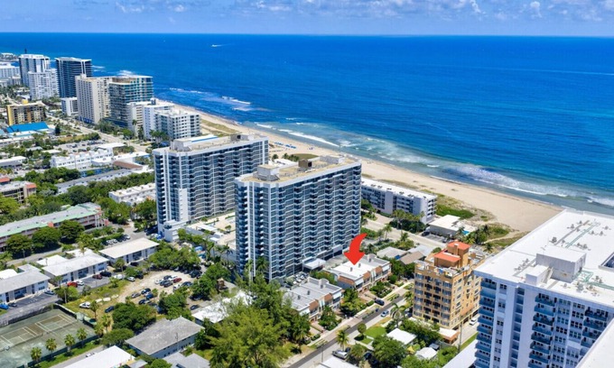 Pompano Beach Casa | Daisy Townhouse Villas Step from the beach