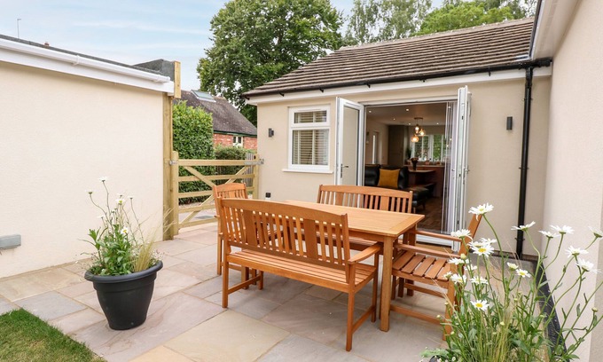 Woodhall Spa Cabaña | Daisy Tree Cottage