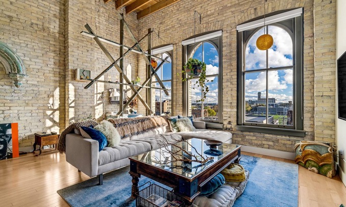 Fifth Ward Apartamento | Dakota Gal Digs | Blue Serif