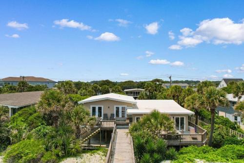 Pawleys Island Casa | Dale's Coastal Retreat Pet Friendly w/Ocean Views