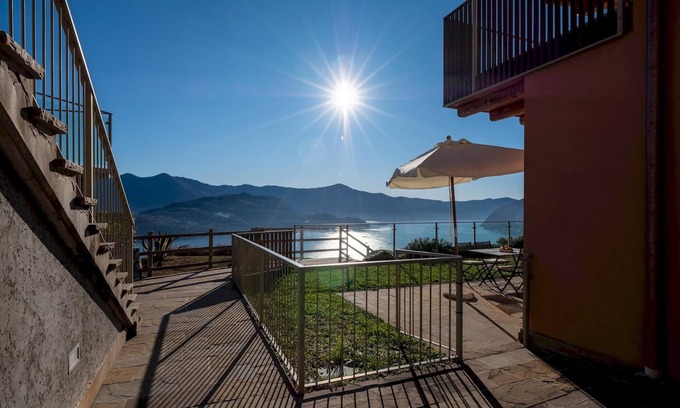 Parzanica Apartamento | Dali in Spiglia With 2 Bedrooms and 1 Bathrooms