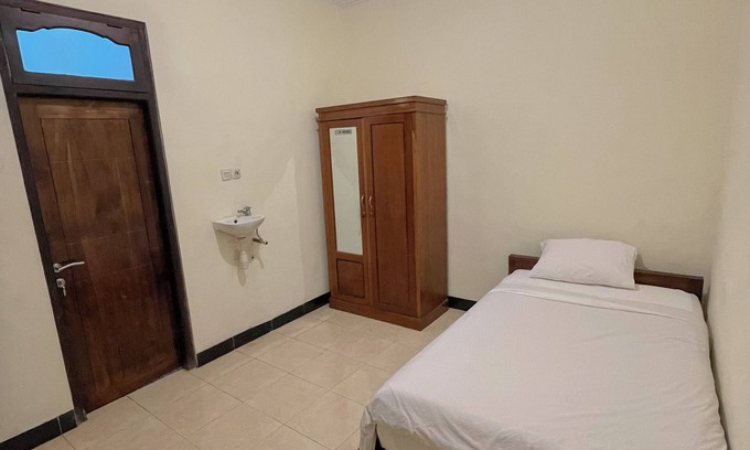 Labuan Bajo Casa | dAlvin: Room 4 - Cozy Corner | Near Airport