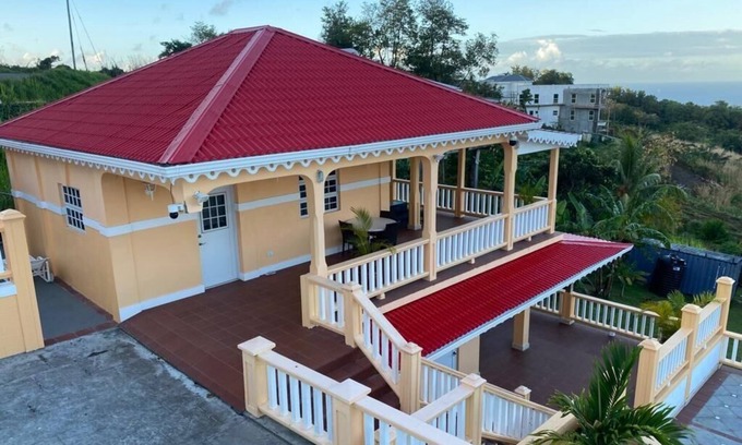 Kingstown Apartamento | Dalys Luxury Apartments-AKA Reeves Villa