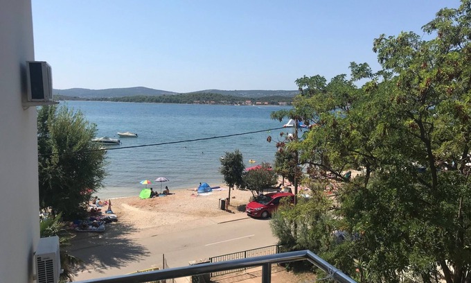 Turanj Hotel | Dana II