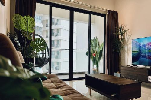Central District Apartamento | Danga Bay - 2BR Timber Lounge - Dryer - Netflix