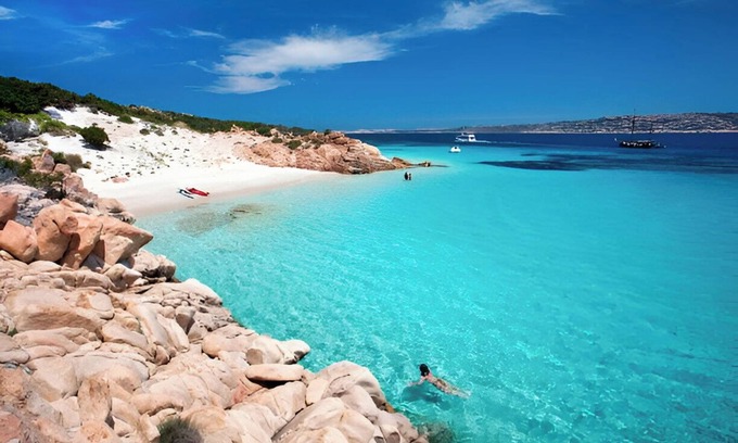 La Maddalena Casa | DaNiCo Residence: splendid and bright renovated holiday home with parking space