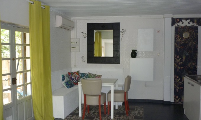 Marguerittes Casa | Dans un Mazet Atypique, Face à la Garrigue'
