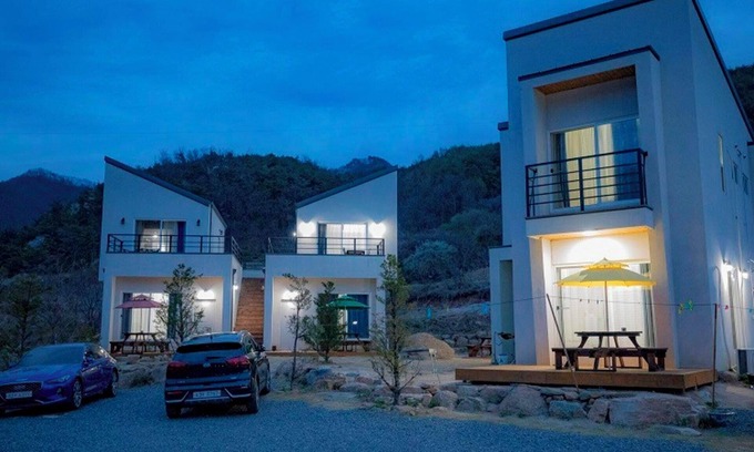 Danyang Casa | Danyang Sobaeksanganeungil Pension