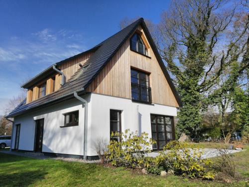 Ostseebad Ahrenshoop Apartamento | Darßer Strandgut - Haus Ahrenshooper Holz