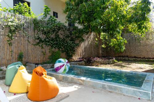 Kfardebian Apartamento | Dar Al Khattar 4 BR in Batroun with Pool