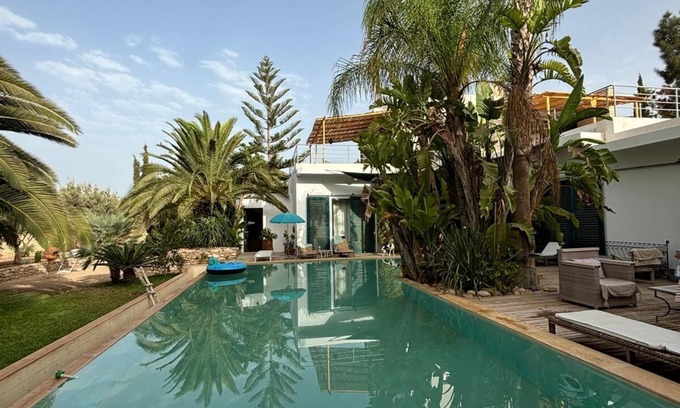 Essaouira Cama Y Desayuno | Dar L'Harmattan villa with large pool 13 km from Essaouira 4000m2 park