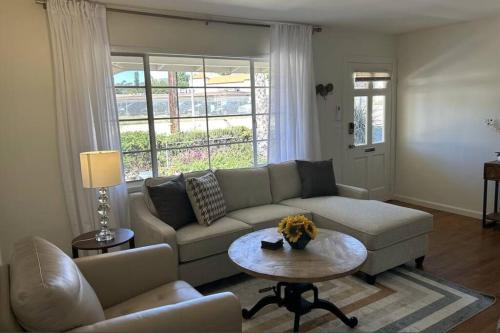Westside Casa | Darling, Peaceful, Near Beach, EV Charger