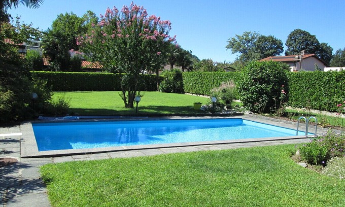 Caslano Casa | das Haus Liegt in See und Golfplatznähe. Doppelgarage und Parkplatz, Schwimmbad
