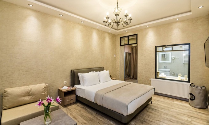 mtatsminda Apartamento | Dat Exx on Freedom Square