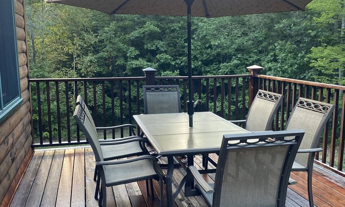 Rumford Center Cabina | Dates are open still in Jan Feb Mar and April vacation! 17 mins to Sunday River!