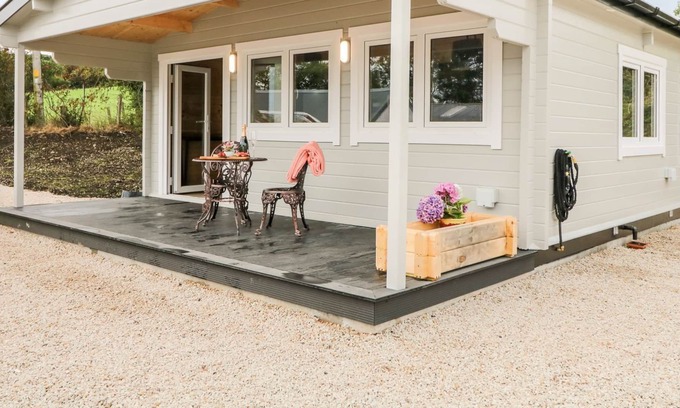 Donegal Cabaña | DAVEY JOHNS FORGE CABIN 2, pet friendly in Carrigart, County Donegal