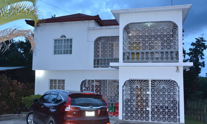 Lacovia Casa | Davis Cottage - ubicada en Brompton, St. Elizabeth, Jamaica.