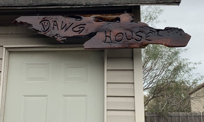South Side Cabaña | DAWG HOUSE quiet get away centrally located in Corpus Christi