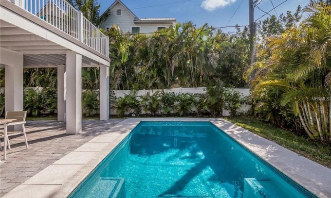 Holmes Beach Casa | Day Break Bungalow by AMI Locals