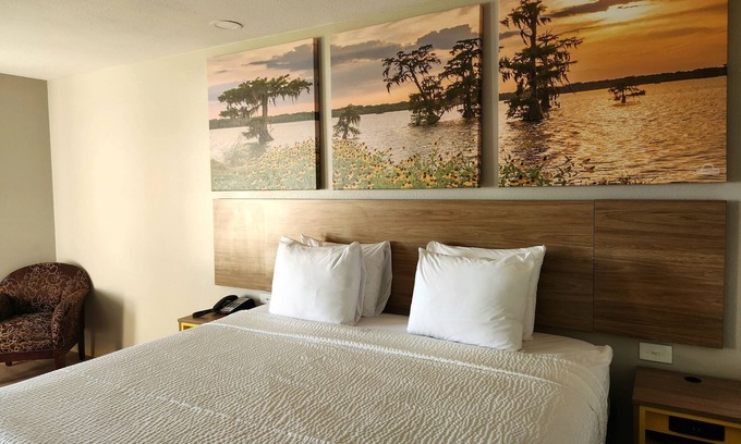 Lafayette Hotel | Days Inn by Wyndham Lafayette Scott