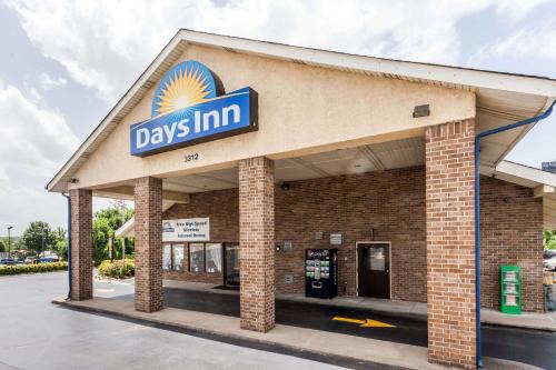 Talbot's Corner Hotel | Days Inn by Wyndham Nashville N Opryland/Grand Ole Opry