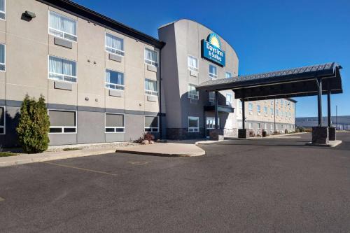 Yorkton Hotel | Days Inn & Suites by Wyndham Yorkton