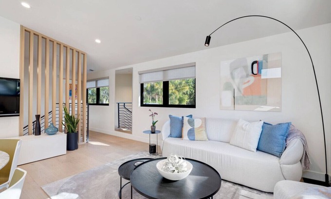 Palo Alto Apartamento | Dazzling Modern Home Close to Downtown Palo Alto & Stanford