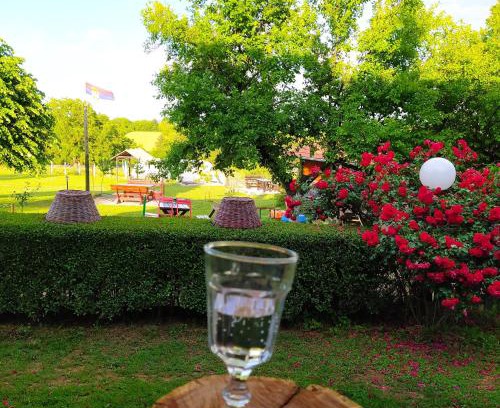 Mladenovac Casa | Dečiji vinogradi Belgrade, Sopot, Kosmaj