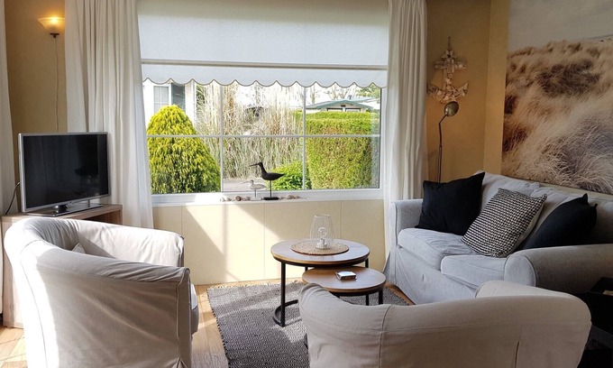 Goedereede Chalet De Esquí | De Goede Ree 100 comfortable chalet near the North Sea