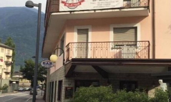 Tirano Apartamento | De La Tour - 2 Bedroom Apartment with Balcony