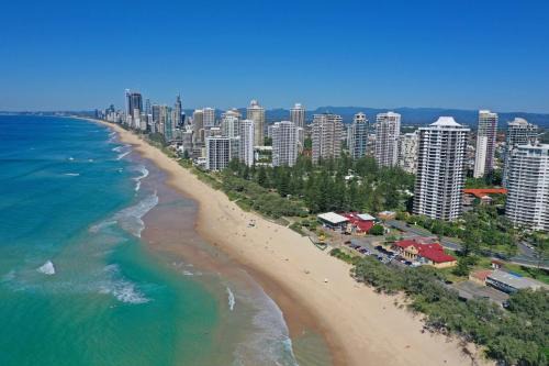 Main Beach Apartamento | De Ville Apartments