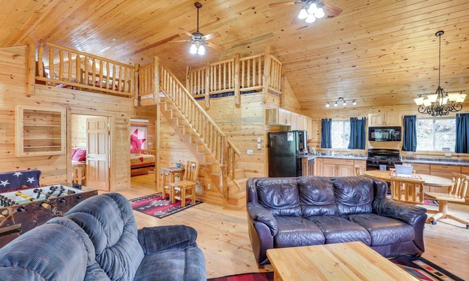 Deadwood Cabina | Deadwood Cabin w/ Foosball Table, Near Sanford Lab