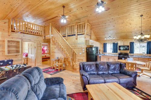 Deadwood Casa | Deadwood Cabin with Foosball Table, Near Sanford Lab