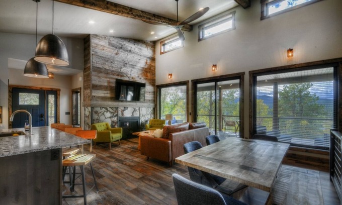 Sturgis Cabina | Deadwood SD, Apple Springs, Golf, BlackHills,